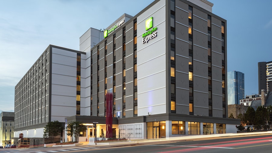 Holiday Inn Express Nashville Downtown - Broadway by IHG