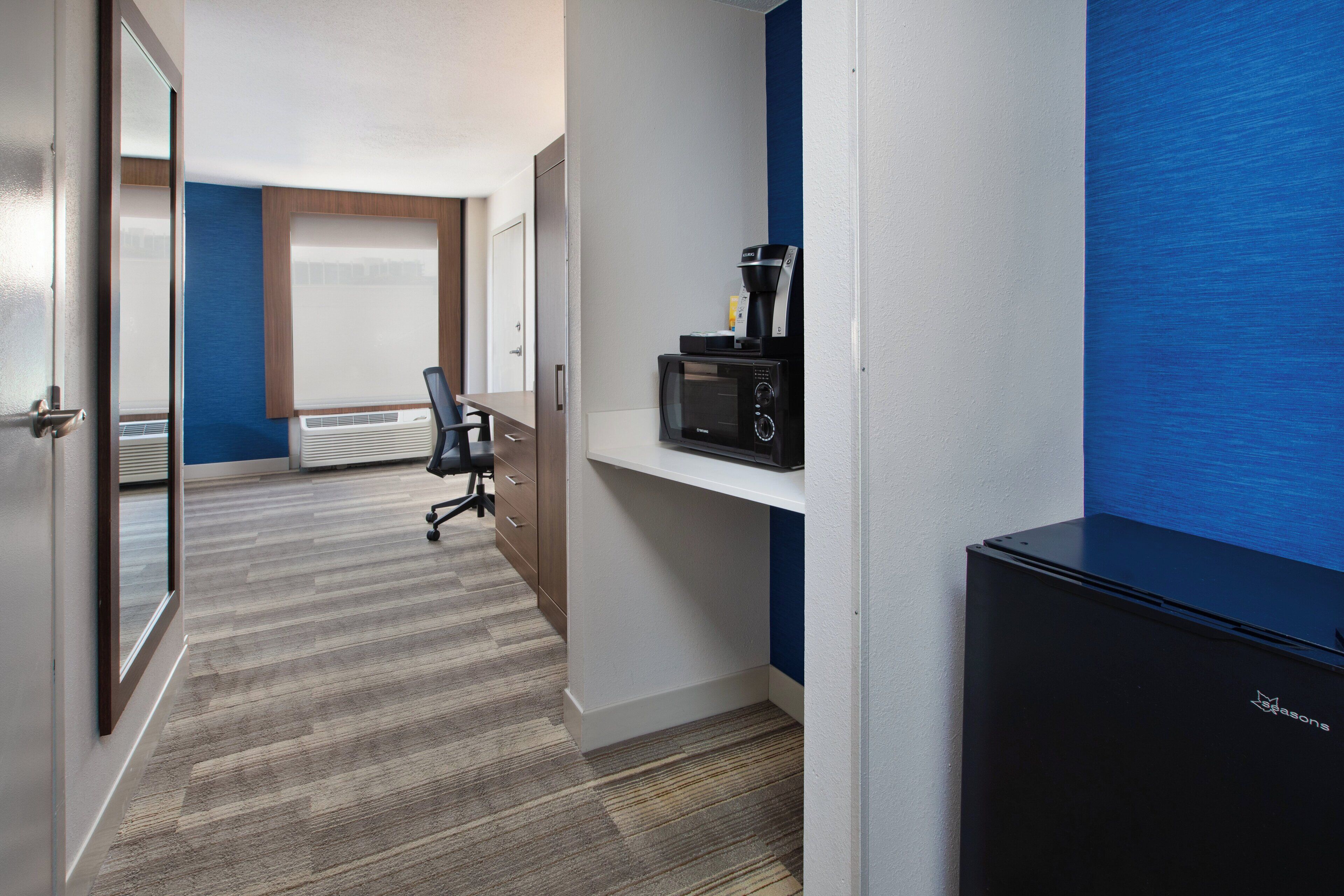 1 bedroom, premium bedding, pillow-top beds, in-room safe