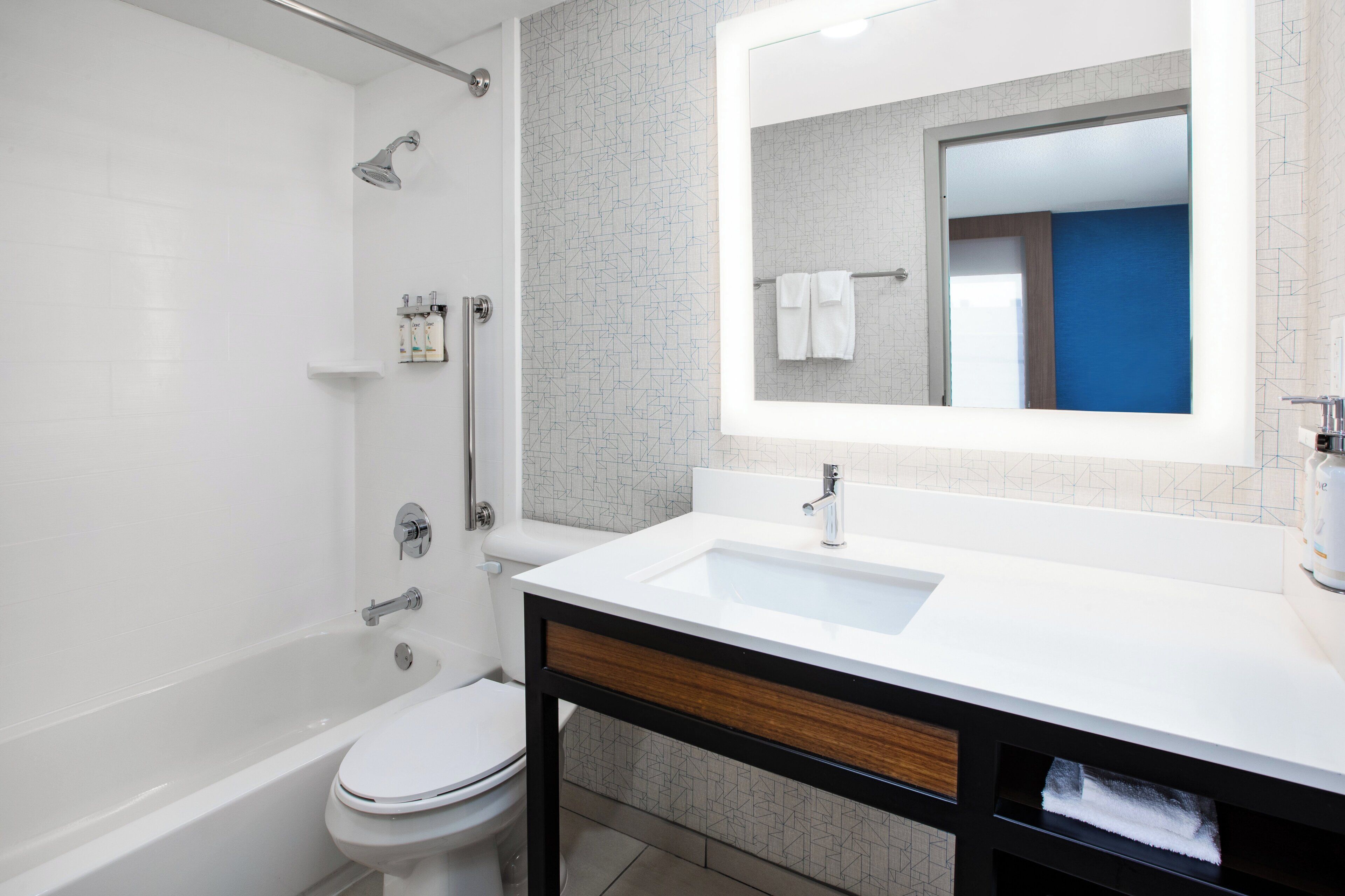Photo - Holiday Inn Express Nashville Downtown - Broadway by IHG
