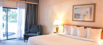 Piccadilly Inn Airport