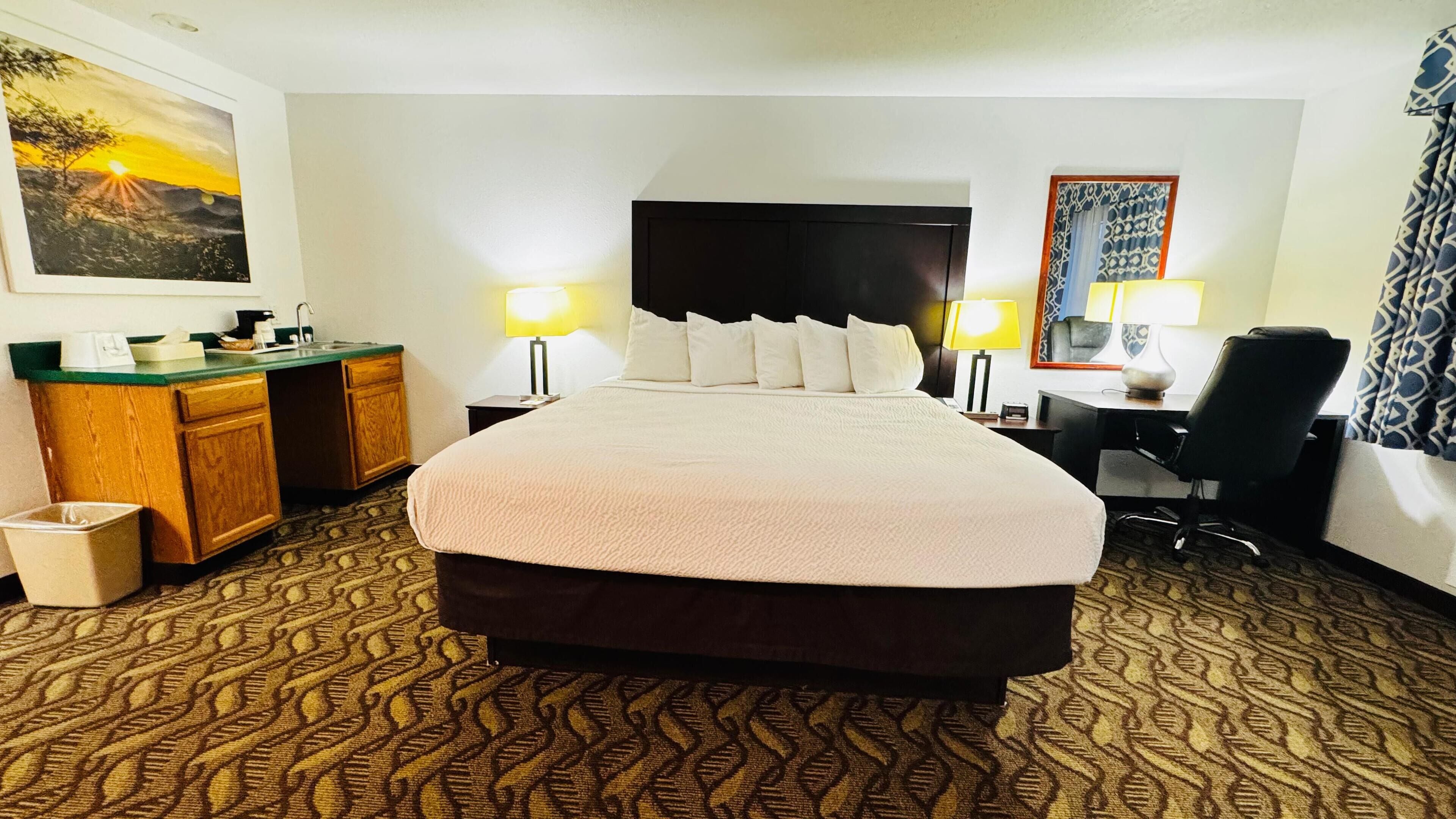 Escritorio, tabla de planchar con plancha y cunas gratuitas 