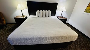 Standard Room, 1 King Bed | Desk, iron/ironing board, free cribs/infant beds, rollaway beds