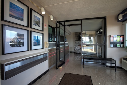 Fair View Inn & Suites