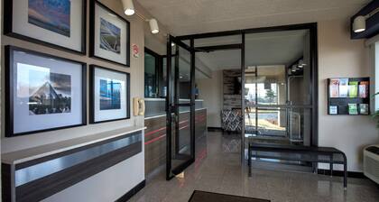 Fair View Inn & Suites