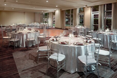 Courtyard by Marriott Miami Airport - Image 20