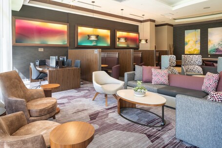 Courtyard by Marriott Miami Airport - Image 37