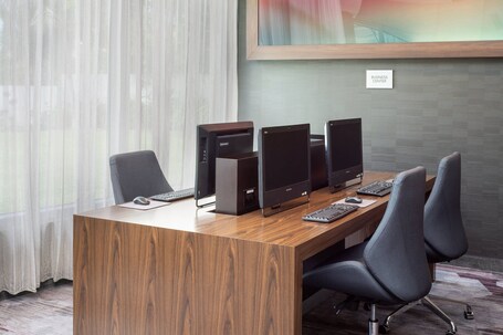 Courtyard by Marriott Miami Airport - Image 34