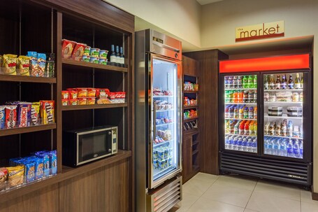 Courtyard by Marriott Miami Airport - Image 31