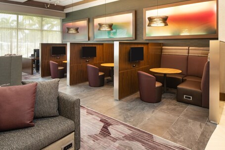 Courtyard by Marriott Miami Airport - Image 30