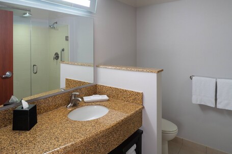 Courtyard by Marriott Miami Airport - Image 42