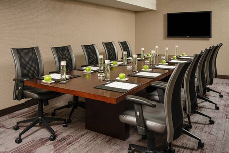 Courtyard by Marriott Miami Airport - Image 33