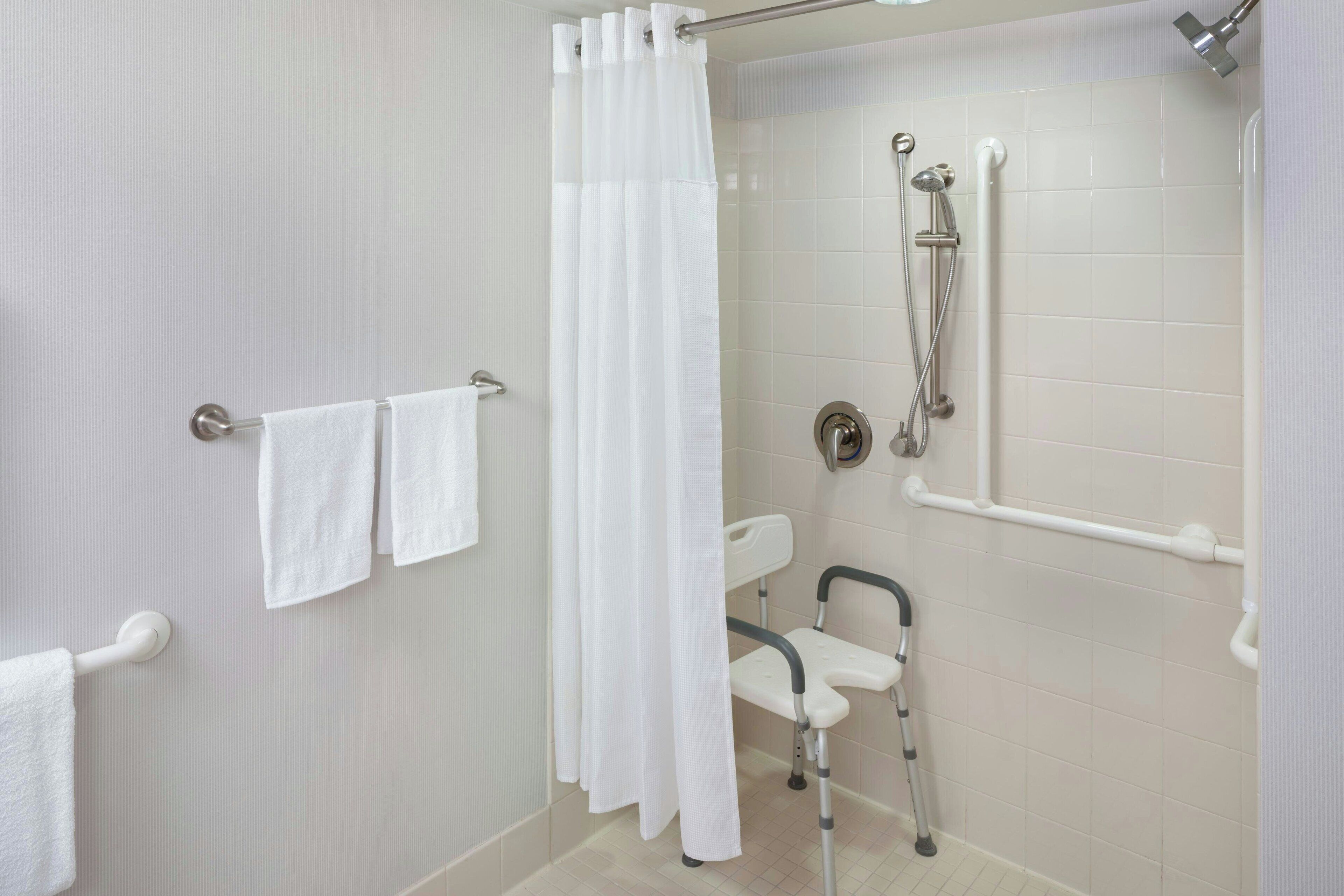 combined shower/bathtub, free toiletries, hair dryer, towels
