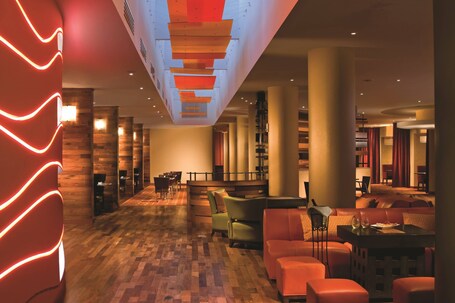 Courtyard by Marriott Miami Airport - Image 11