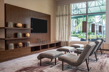 Courtyard by Marriott Miami Airport - Image 36
