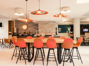 Free daily buffet breakfast - Holiday Inn Express Lille Centre by IHG (Lille)
