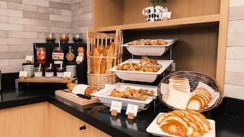 Free daily buffet breakfast
