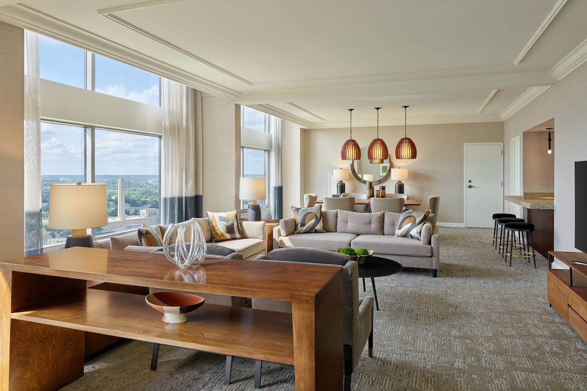 Luxury-Suite, 1 Schlafzimmer | Allergikerbettwaren, Daunenbettdecken, Pillowtop-Betten, Zimmersafe