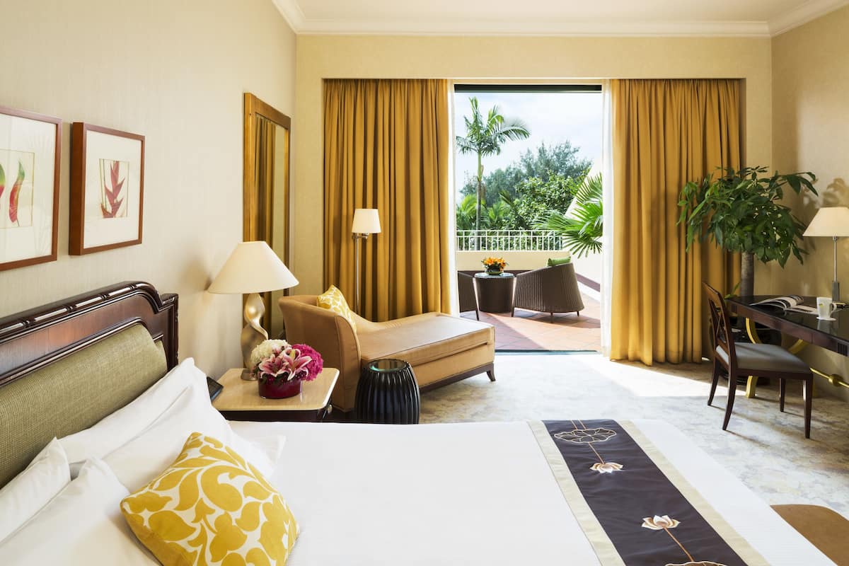 1 bedroom, premium bedding, minibar, in-room safe