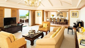 Presidential Suite | 高級寢具、迷你吧、客房內保險箱、書桌