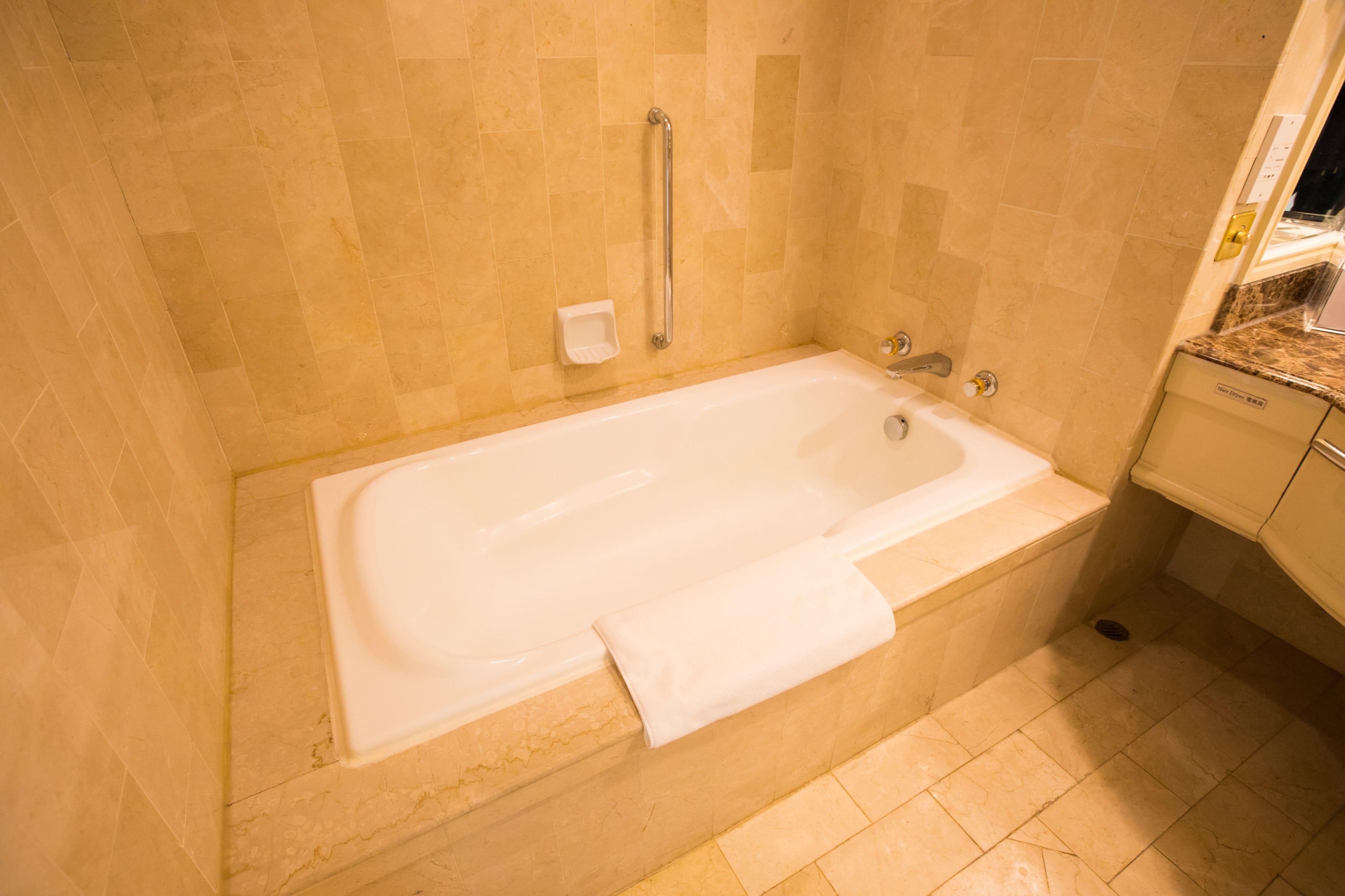 1 bedroom, premium bedding, minibar, in-room safe