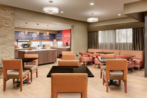 Free daily buffet breakfast  - Hampton Inn Oak Ridge Knoxville (Oak Ridge)