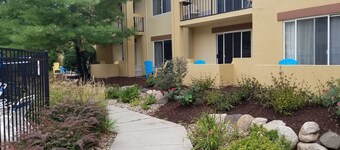 Days Inn & Suites by Wyndham Omaha NE