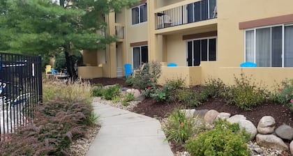 Days Inn & Suites by Wyndham Omaha NE