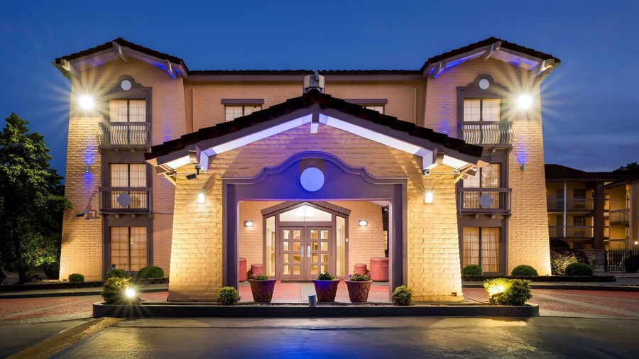 Days Inn by Wyndham Birmingham/West