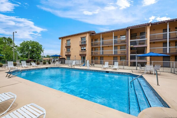 Seasonal outdoor pool