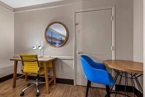 Habitación, 2 camas de matrimonio, no fumadores | Tabla de planchar con plancha, cunas gratuitas, camas supletorias
