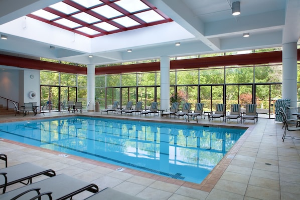 Indoor pool, pool loungers