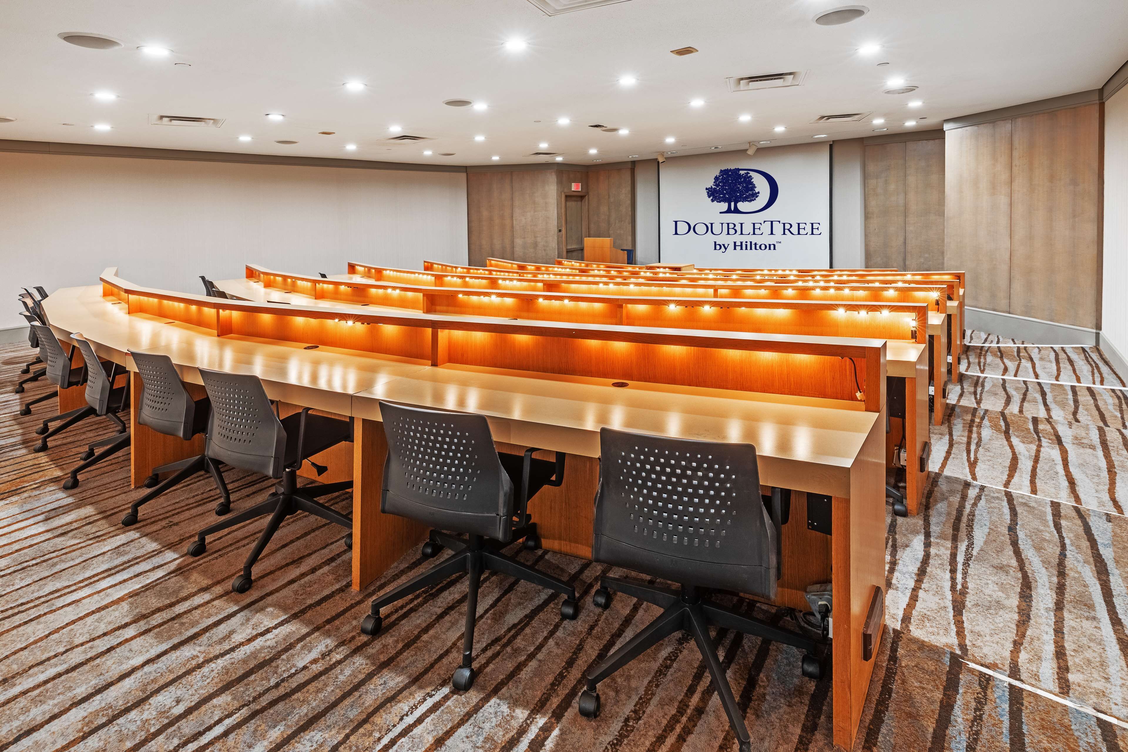 Photo - DoubleTree by Hilton Tulsa - Warren Place