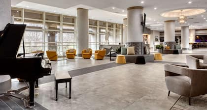 DoubleTree by Hilton Tulsa - Warren Place
