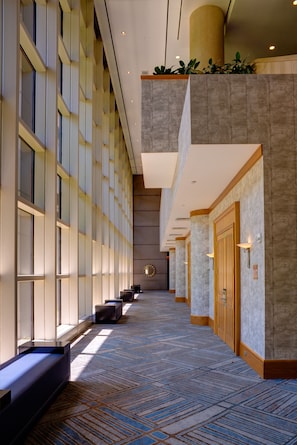 Reception hall - DoubleTree by Hilton Tulsa - Warren Place (Tulsa)