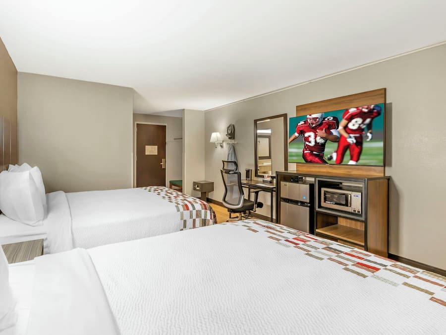 In-room safe, desk, iron/ironing board, free WiFi