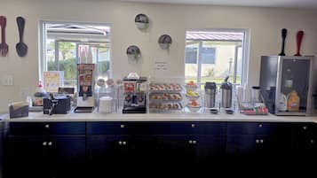 Free daily continental breakfast