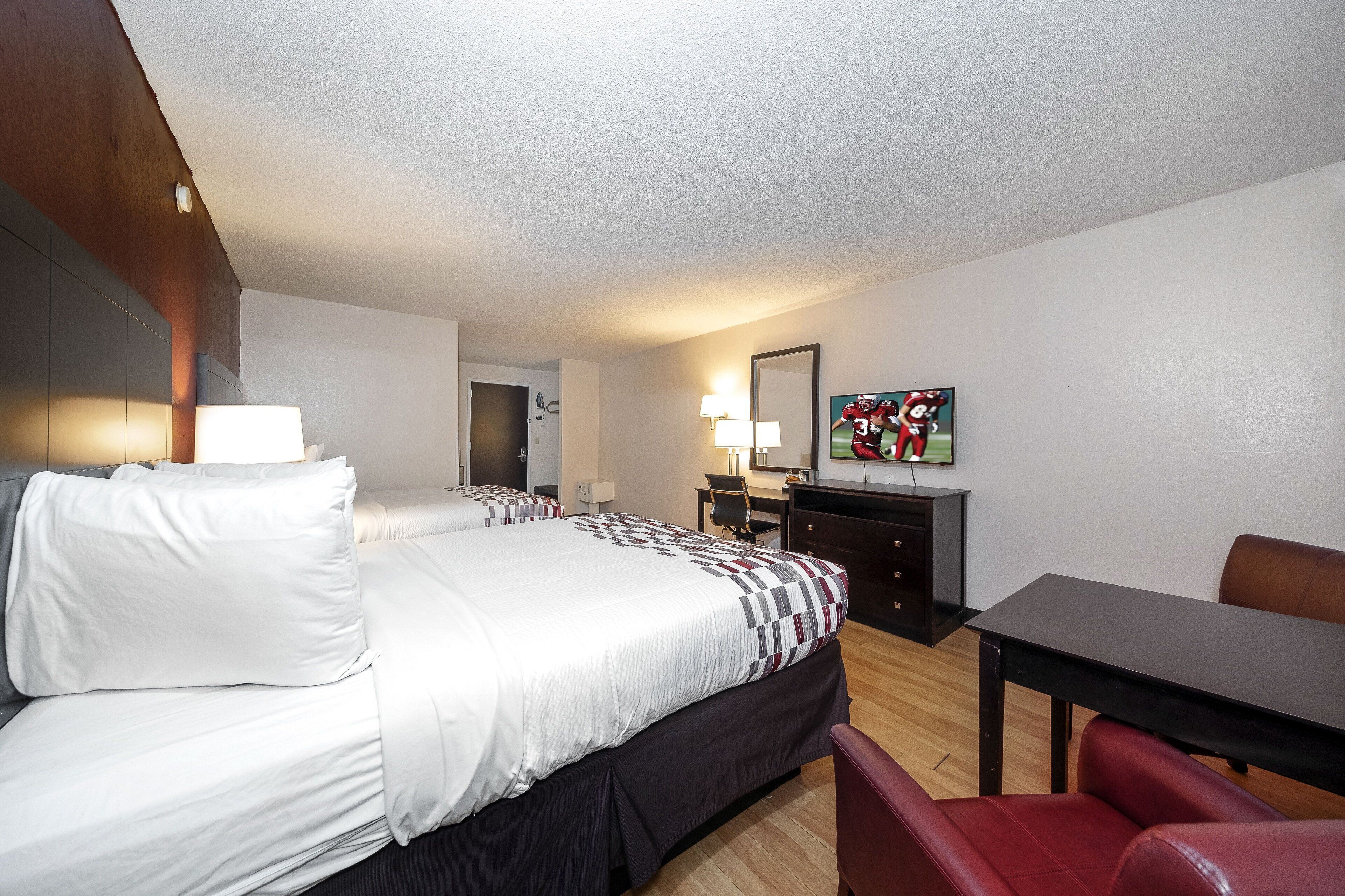 Deluxe-rum - 2 queensize-sängar - icke-rökare | Värdeförvaringsskåp på rummet, skrivbord och strykjärn/strykbräda