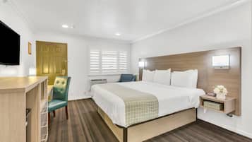 Room, 1 King Bed | Desk, iron/ironing board, free WiFi, bed sheets