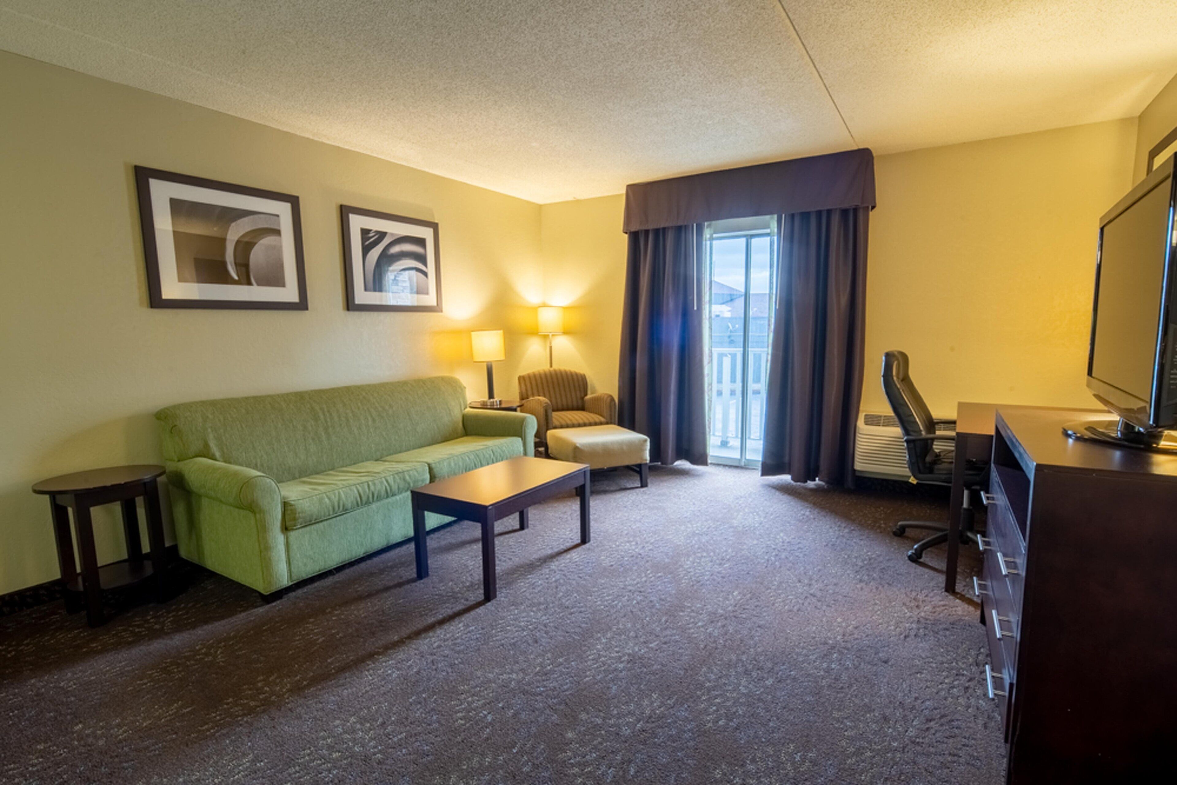 1 bedroom, premium bedding, pillow-top beds, in-room safe