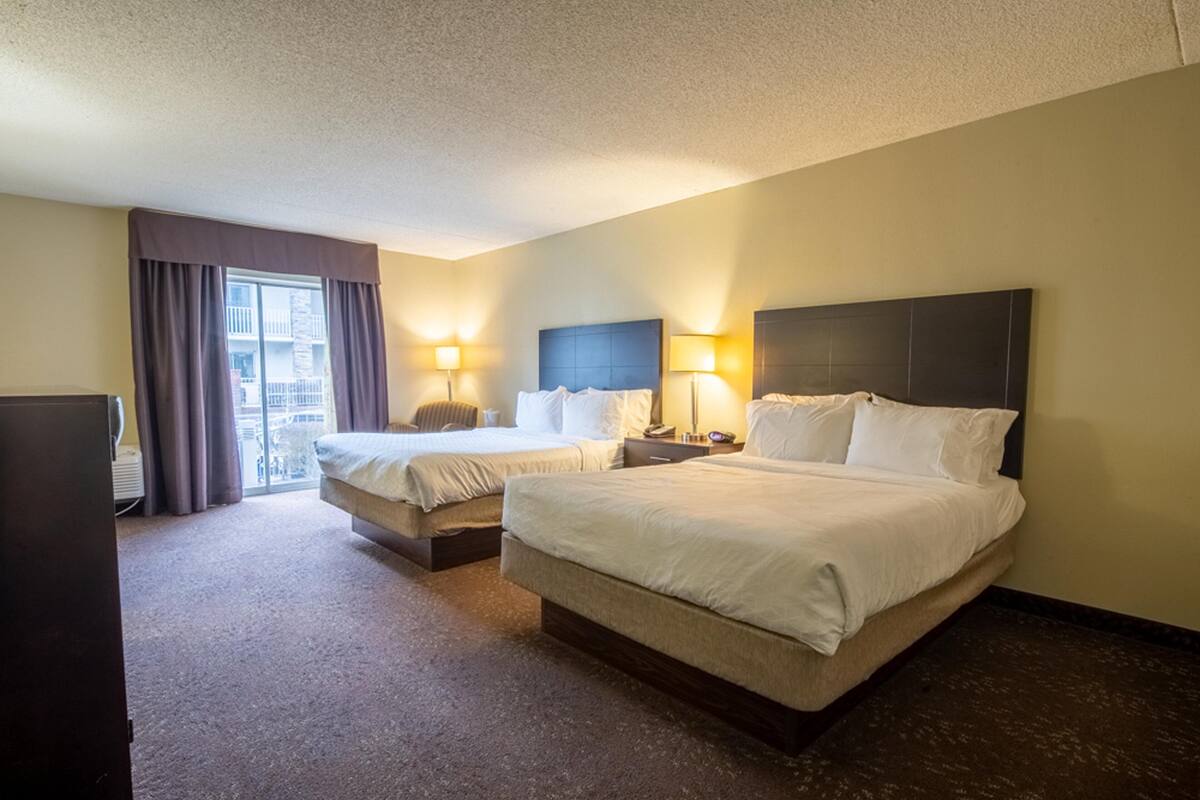 1 bedroom, premium bedding, pillow-top beds, in-room safe
