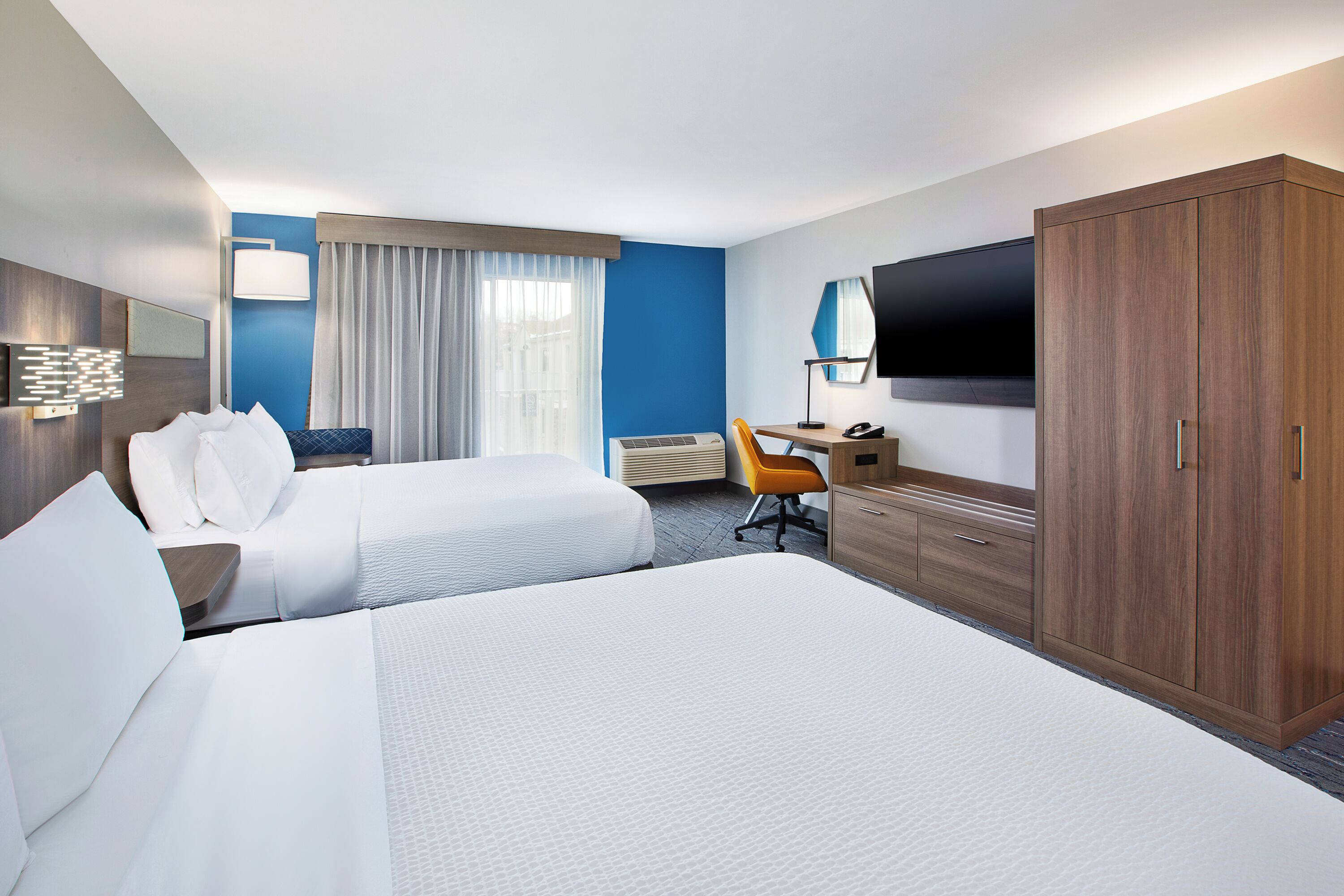 Premium bedding, pillowtop beds, in-room safe, desk