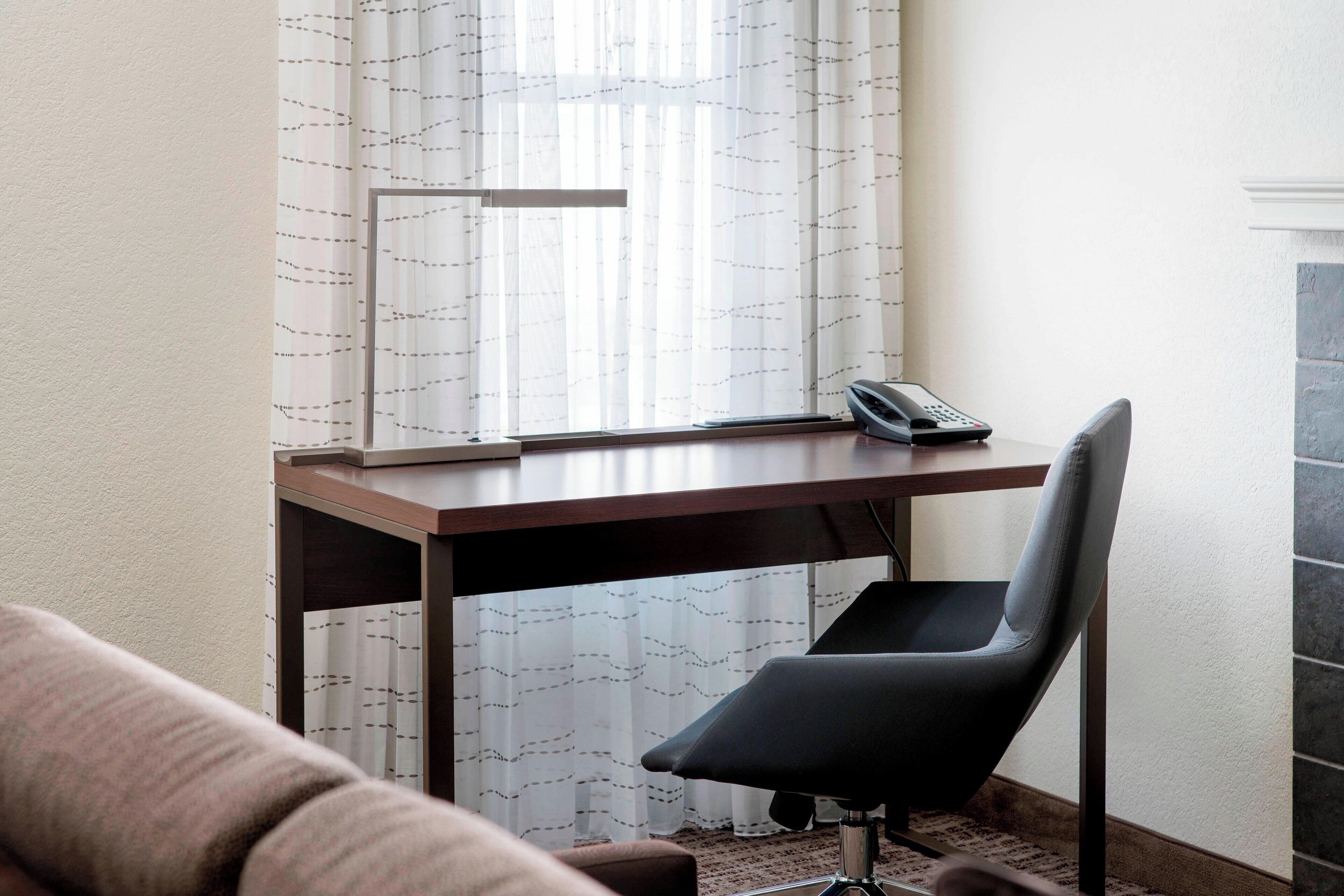 1 bedroom, hypo-allergenic bedding, down duvets, desk