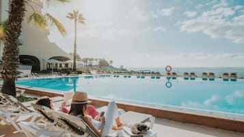 Indoor pool, outdoor pool