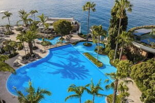 Indoor pool, outdoor pool