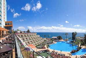 Indoor pool, outdoor pool - Pestana Carlton Madeira Ocean Resort Hotel (Funchal)