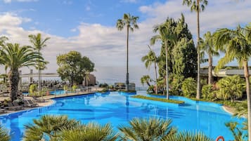 Indoor pool, outdoor pool