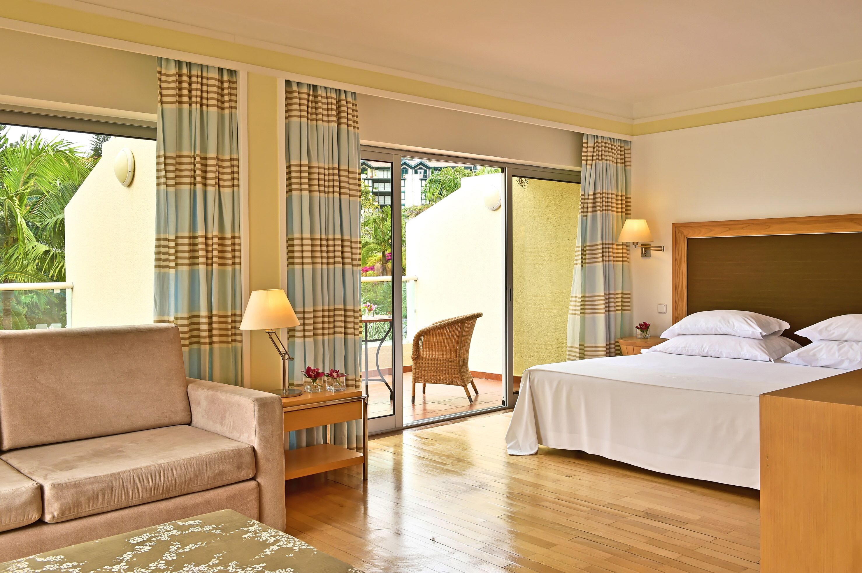 junior suite | minibar, in-room safe, iron/ironing board, free wifi