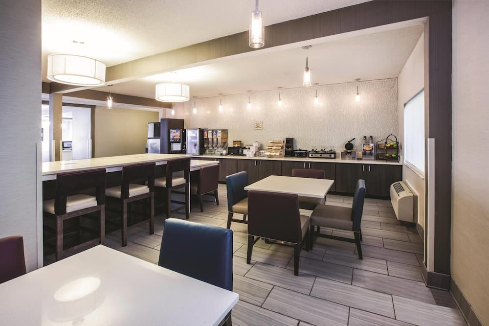 La Quinta Inn by Wyndham Indianapolis North at Pyramids