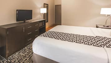 Comfort Single Room, 1 Queen Bed, Accessible, Non Smoking (Mobility/Hearing Impaired Accessible)