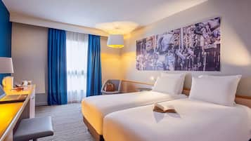 Chambre Classique, 2 lits une place | Surmatelas, coffres-forts dans les chambres, ameublement personnalisé